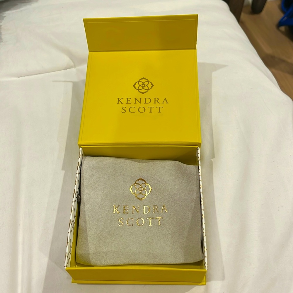 Kendra Scott Brand New jewelry Gift Box and Bag